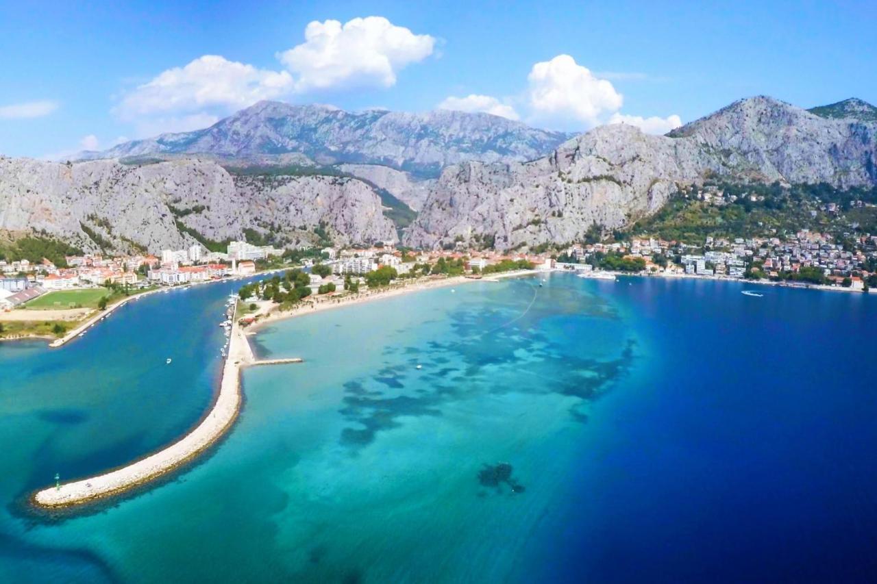 Adriatic Beach Suites Omiš Extérieur photo