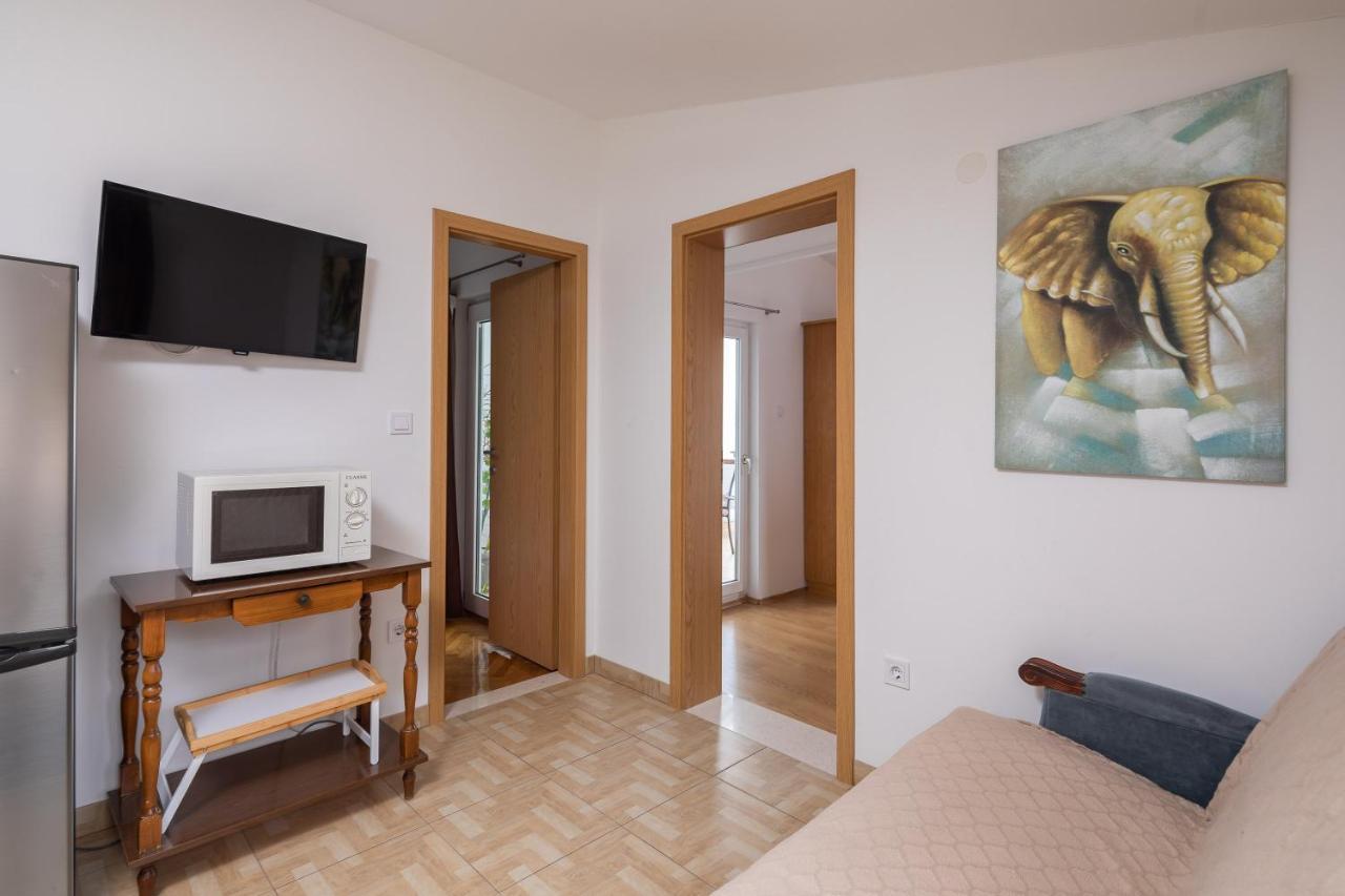 Adriatic Beach Suites Omiš Extérieur photo
