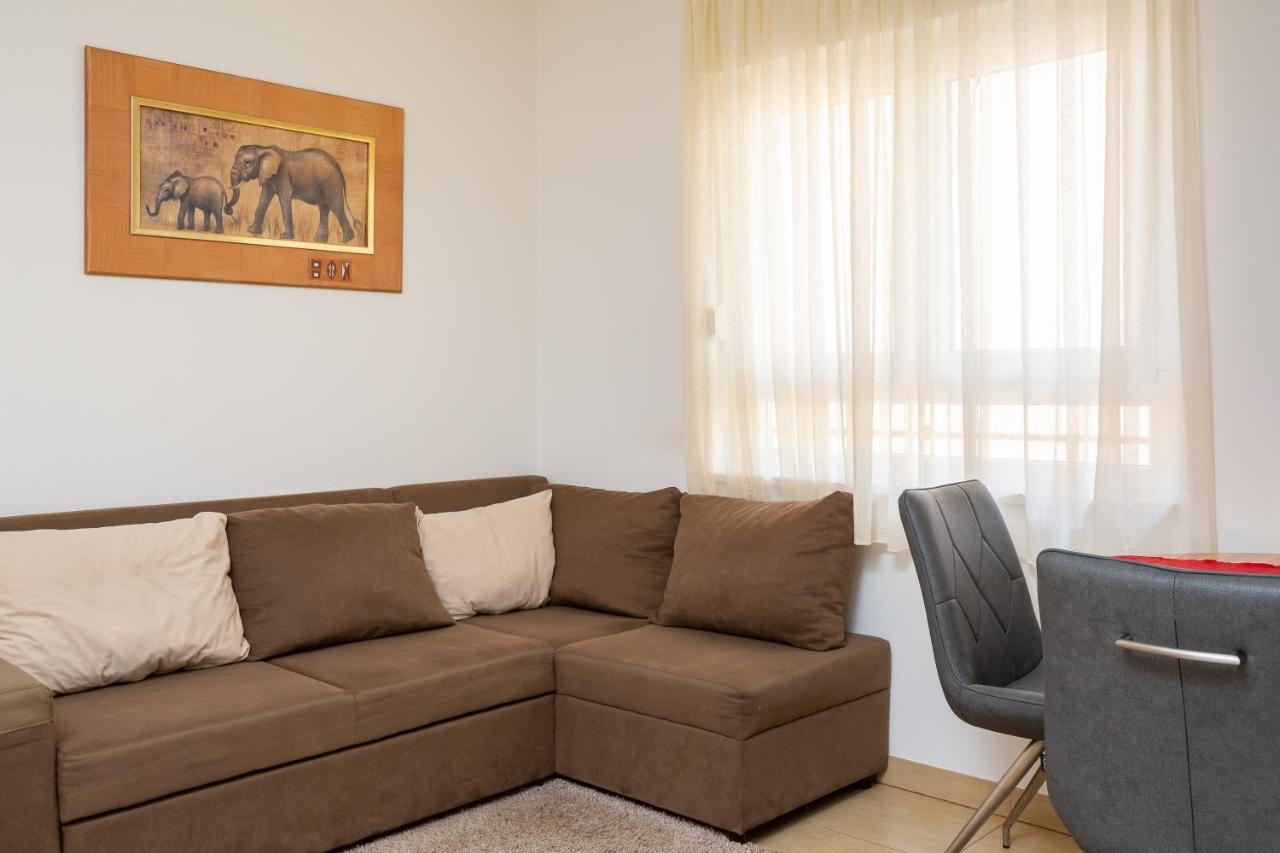 Adriatic Beach Suites Omiš Extérieur photo